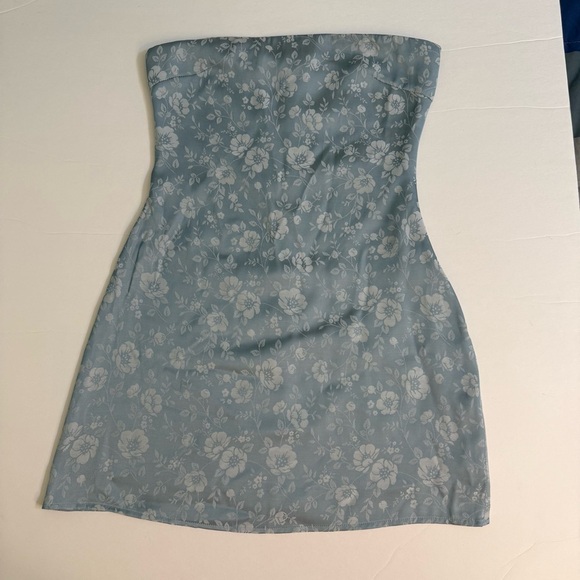 Princess Polly Light Blue Strapless mini Dress size 4 lined homecoming party - Picture 2 of 8